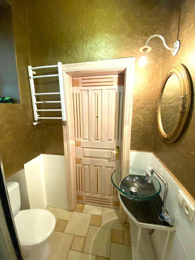 Квартира В Центрі На Вулиці Валова 21 Leópolis Exterior foto