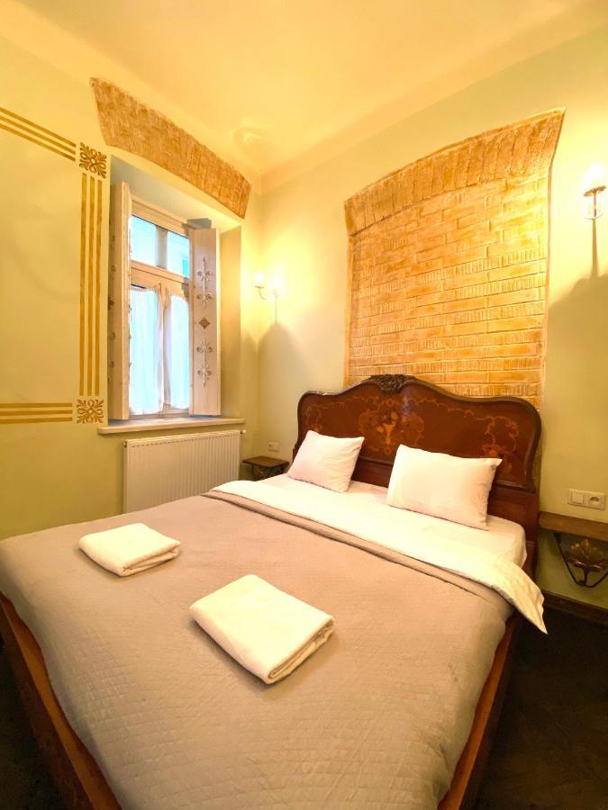 Квартира В Центрі На Вулиці Валова 21 Leópolis Exterior foto
