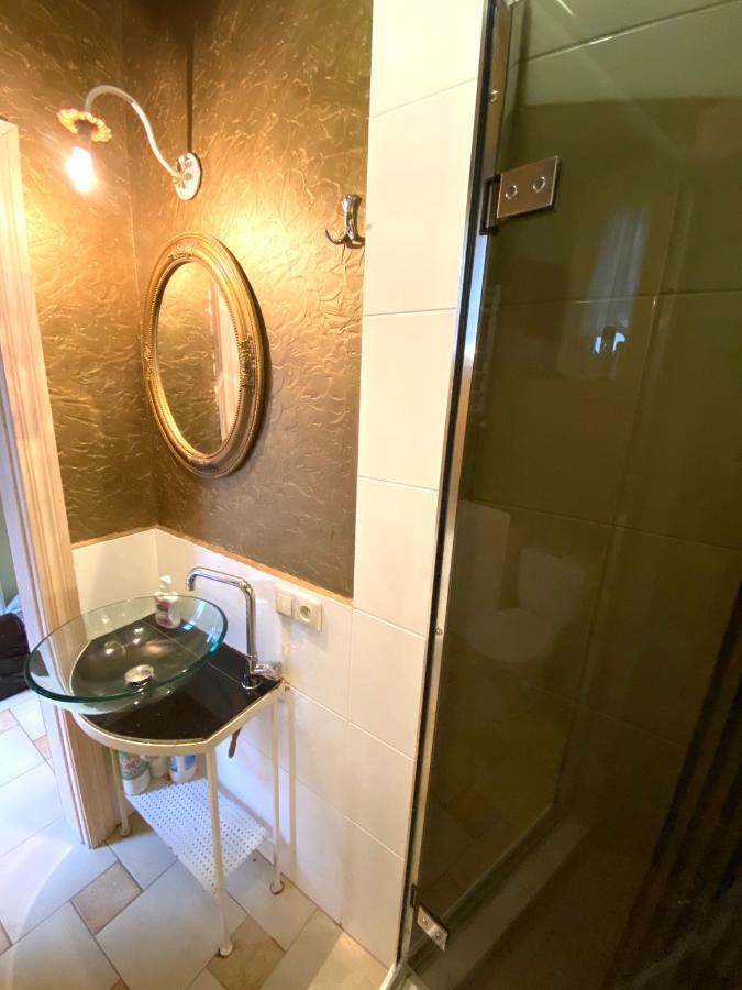 Квартира В Центрі На Вулиці Валова 21 Leópolis Exterior foto