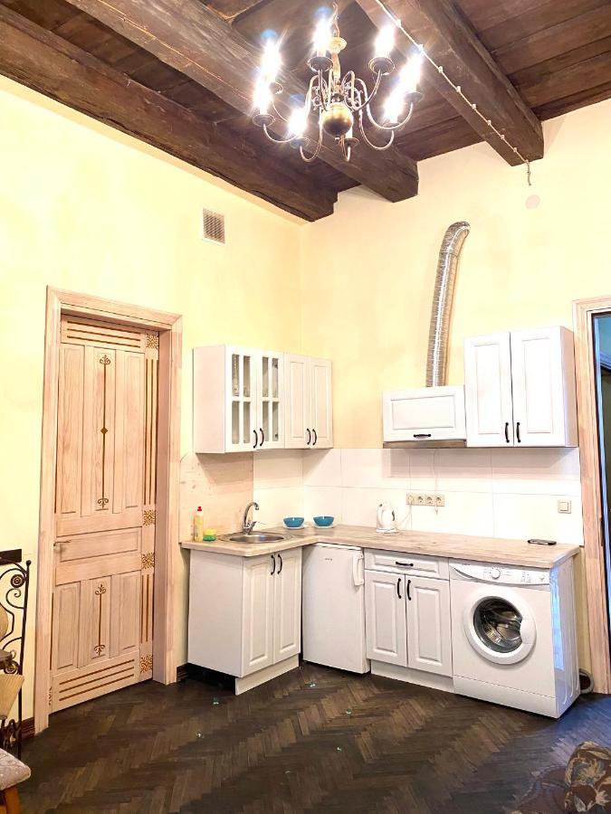 Квартира В Центрі На Вулиці Валова 21 Leópolis Exterior foto