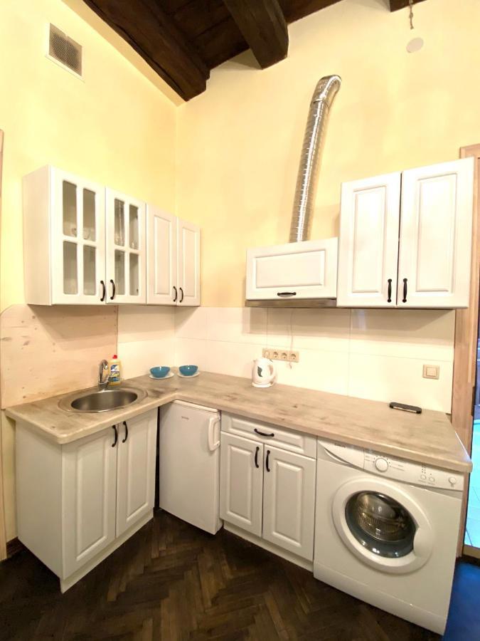 Квартира В Центрі На Вулиці Валова 21 Leópolis Exterior foto