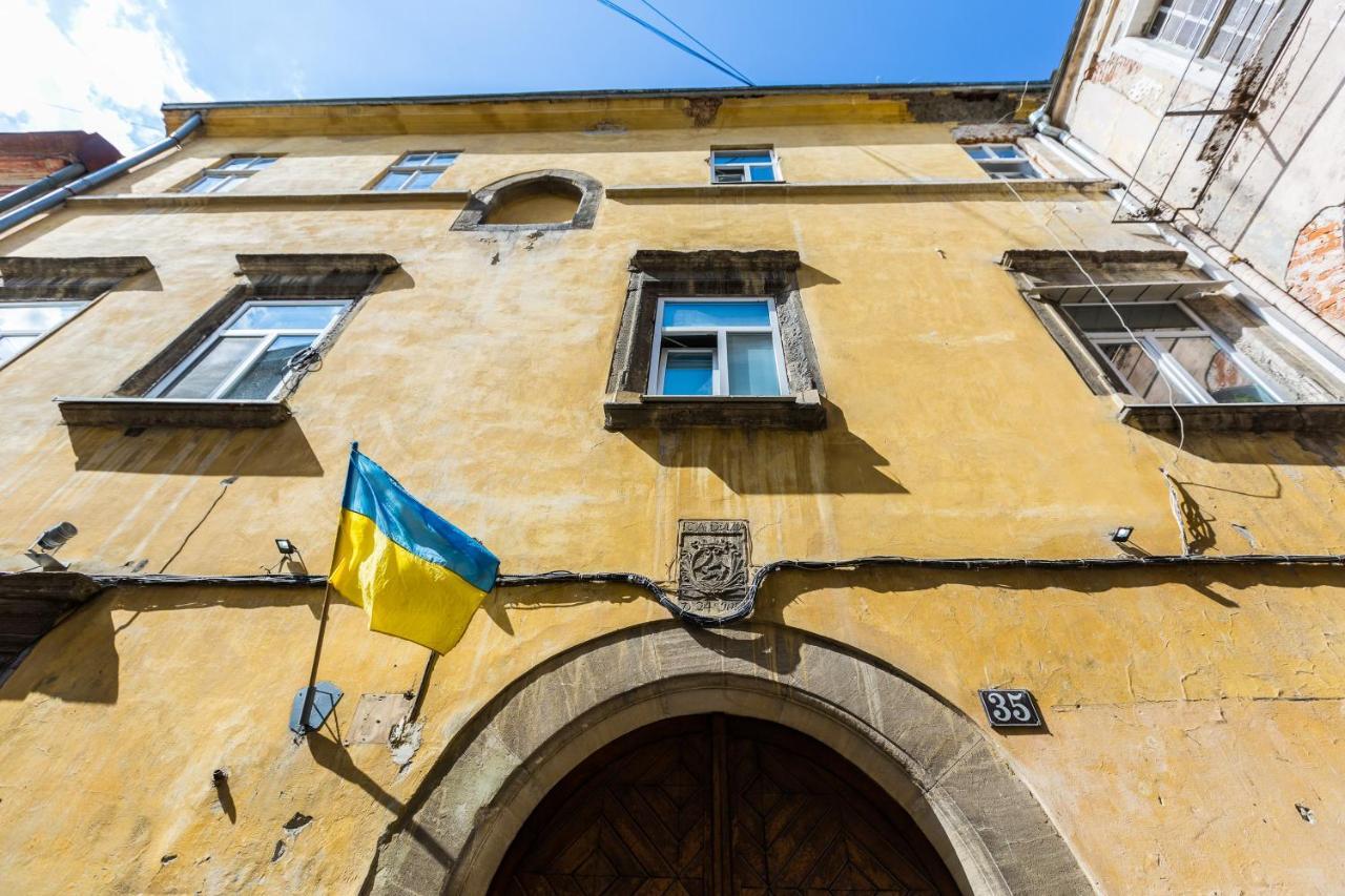 Квартира В Центрі На Вулиці Валова 21 Leópolis Exterior foto